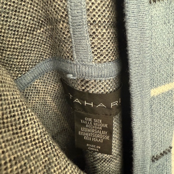 Blue Plaid pancho Hoodie (no sleeves) - Picture 2 of 2